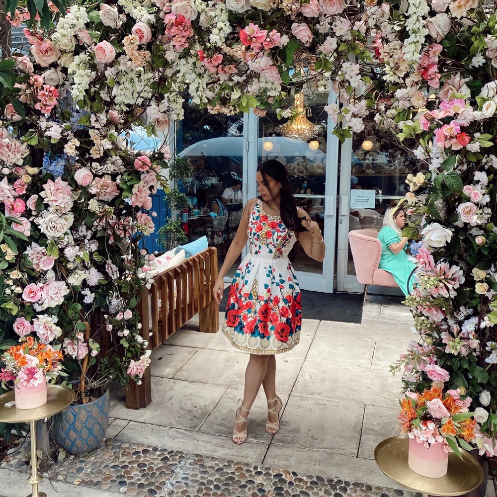 Elegant flowers dress